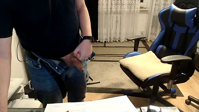 Snapshot of ruplumber chatting on February 9, 2026, 4:49 pm ruplumber online show from February 9, 2026, 4:49 pm