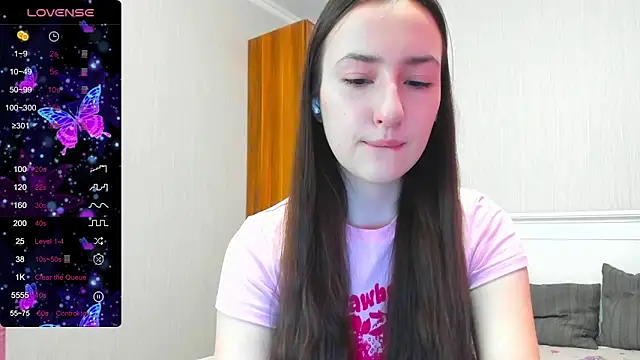 Cute  Nana online show from June 6, 2026, 1:44 am