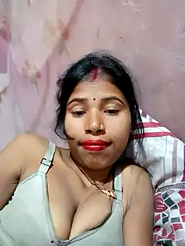 Snapshot of Miss_triha chatting on February 17, 2025, 8:49 pm Miss triha online show from February 17, 2025, 8:49 pm