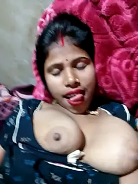 Snapshot of Miss_triha chatting on March 21, 2025, 12:40 am Miss triha online show from March 21, 2025, 12:40 am