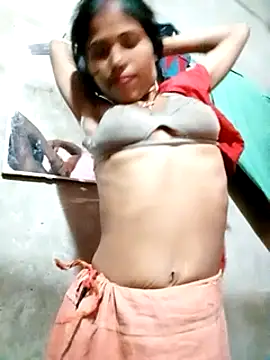 Snapshot of Miss_triha chatting on February 21, 2025, 12:49 am Miss triha online show from February 21, 2025, 12:49 am