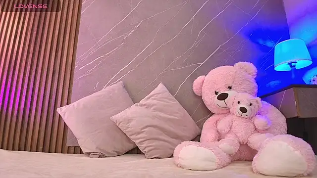 ariana jhonson1 online show from February 24, 2026, 12:17 pm