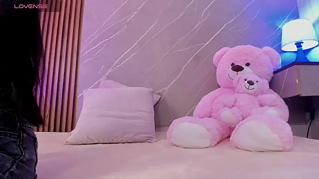 ariana jhonson1 online show from January 7, 2026, 12:21 pm