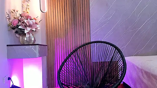 ariana jhonson1 online show from March 14, 2025, 12:40 pm