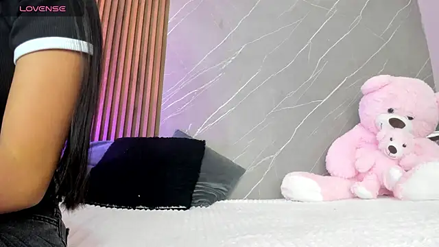 ariana jhonson1 online show from October 1, 2025, 12:31 pm