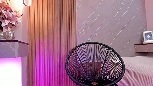 ariana jhonson1 online show from March 15, 2025, 12:13 pm