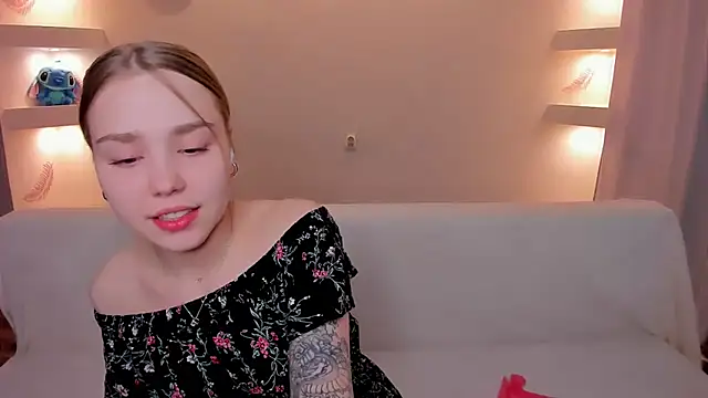 Snapshot of YourMegan chatting on November 14, 2025, 7:50 pm YourMegan online show from November 14, 2025, 7:50 pm