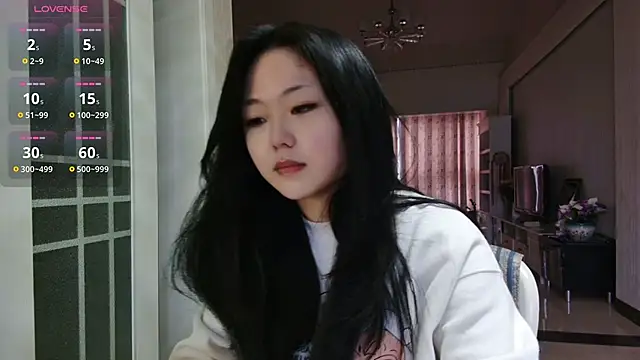 nanaliu6 online show from March 19, 2025, 2:05 am