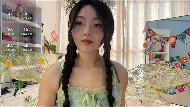 nanaliu6 online show from October 26, 2025, 8:48 am