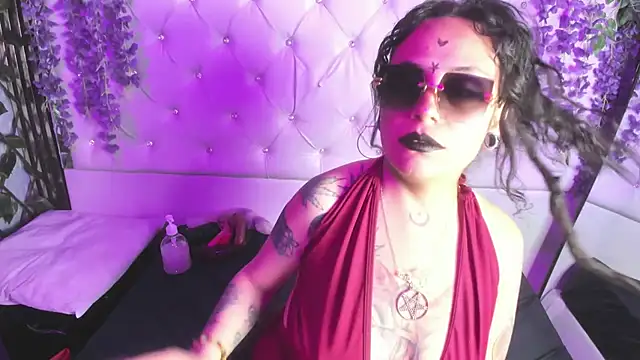 Snapshot of Fenix_Lilith chatting on August 1, 2026, 3:43 pm Fenix Lilith online show from August 1, 2026, 3:43 pm