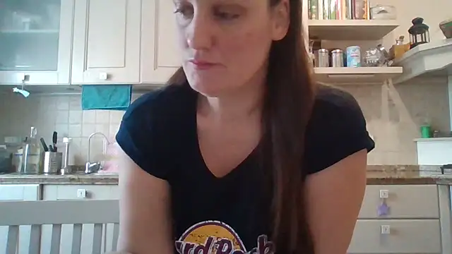 PrincessEileen89 online show from December 18, 2025, 1:26 pm