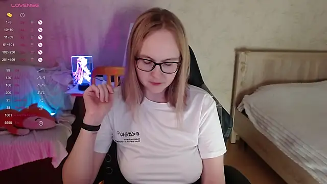 Agatha Mott online show from November 8, 2025, 2:59 am