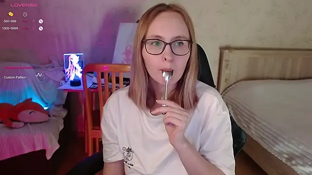 Agatha Mott online show from November 10, 2025, 2:05 am