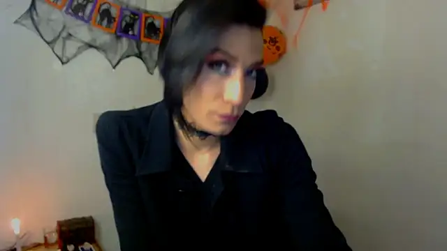 Snapshot of NovaNyx11 chatting on October 18, 2025, 10:12 pm NovaNyx11 online show from October 18, 2025, 10:12 pm