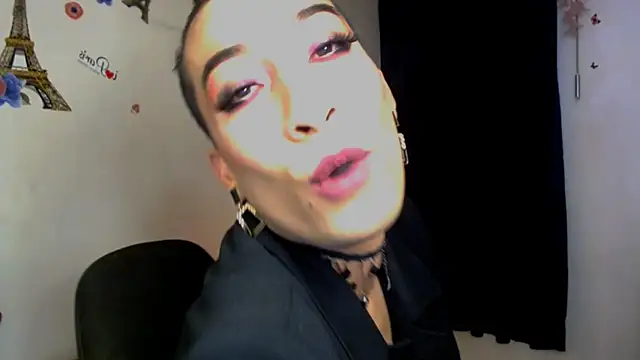 Snapshot of NovaNyx11 chatting on September 25, 2025, 9:21 pm NovaNyx11 online show from September 25, 2025, 9:21 pm