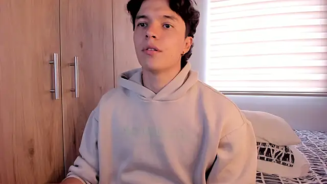 Mastrangelo xxx online show from November 25, 2025, 8:09 pm