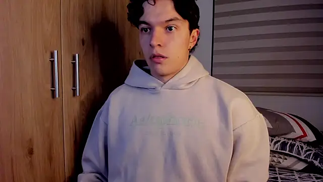 Snapshot of Mastrangelo_xxx chatting on January 16, 2026, 4:05 am Mastrangelo xxx online show from January 16, 2026, 4:05 am