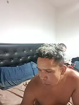 liamlara online show from January 12, 2026, 3:02 am