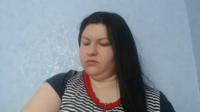 KiraSwee online show from February 25, 2026, 6:57 am