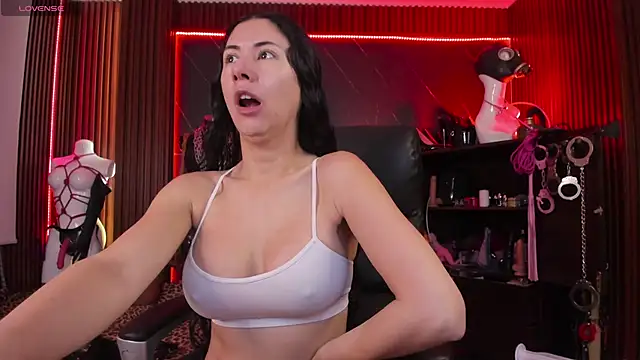 XiaQueen online show from December 2, 2025, 11:12 am