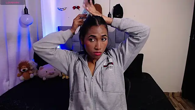 Alissemasiel online show from November 26, 2025, 7:03 pm