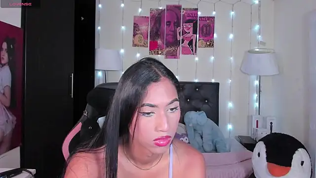 Alissemasiel online show from April 13, 2026, 2:21 pm