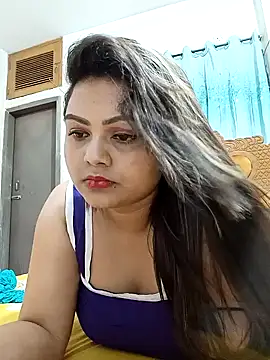 blue-berry07 online show from April 5, 2026, 3:51 pm