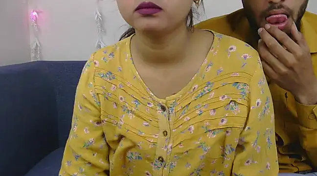 Queen Couple online show from March 23, 2025, 5:00 am