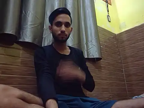 Queen Couple online show from March 1, 2025, 4:22 pm