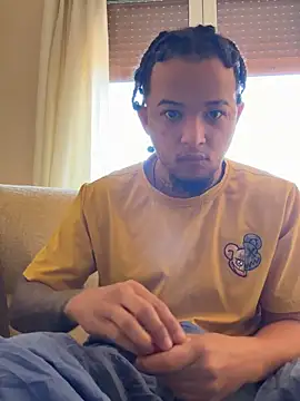 yeiyei oficial online show from October 15, 2025, 1:08 pm