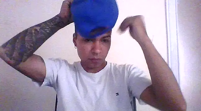 crow07xx online show from February 2, 2025, 2:24 pm