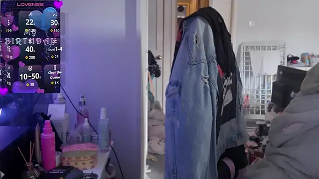 AureliaXOX online show from October 22, 2025, 10:36 am