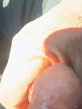 sark0606 online show from April 21, 2026, 9:49 am