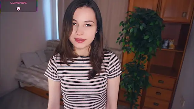 EleneBrach online show from September 15, 2025, 6:14 am