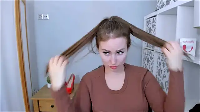 DonnaCam online show from November 9, 2025, 7:40 pm