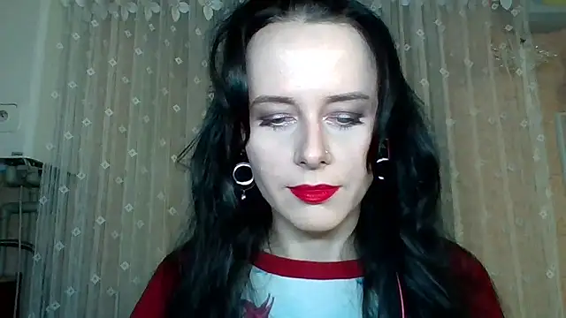 LuminousLady online show from December 16, 2025, 6:01 pm