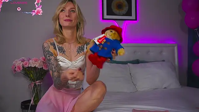 LeaCox  online show from October 23, 2025, 8:02 am