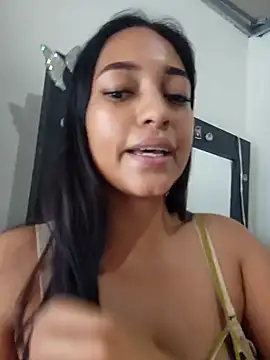 Snapshot of rosiirosii chatting on February 2, 2025, 9:13 pm rosiirosii online show from February 2, 2025, 9:13 pm