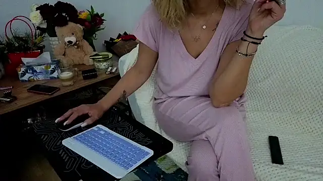 SweetAnia  online show from March 7, 2026, 11:49 am