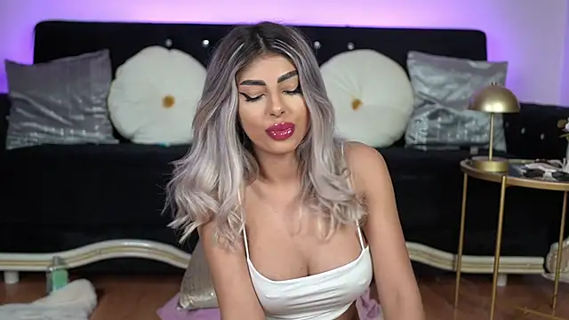 Snapshot of emma_goodess_ chatting on March 9, 2025, 10:41 pm emma goodess online show from March 9, 2025, 10:41 pm