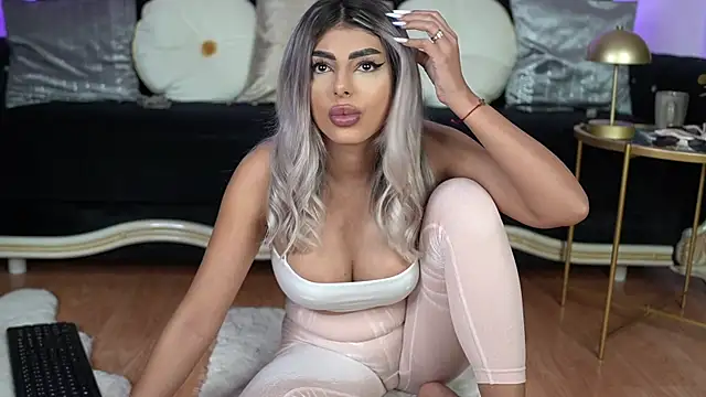 Snapshot of emma_goodess_ chatting on March 9, 2025, 7:37 pm emma goodess online show from March 9, 2025, 7:37 pm