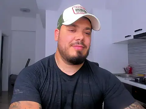 ZackMasterss online show from June 18, 2026, 10:04 pm