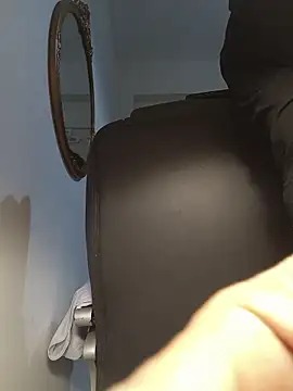 Snapshot of aleds17668 chatting on February 2, 2026, 2:32 am aleds17668 online show from February 2, 2026, 2:32 am