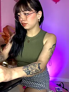 Snapshot of Valu_euphoria chatting on October 6, 2025, 11:27 pm Valu euphoria online show from October 6, 2025, 11:27 pm