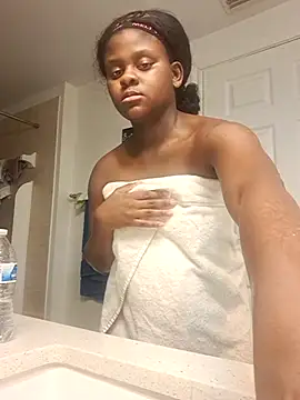 CocoaDoll22 online show from November 26, 2025, 10:43 pm