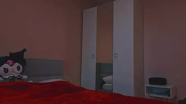 Mia Luw online show from October 1, 2025, 8:41 am