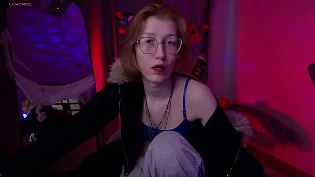 Snapshot of lissaros chatting on October 29, 2025, 5:17 am lissaros online show from October 29, 2025, 5:17 am