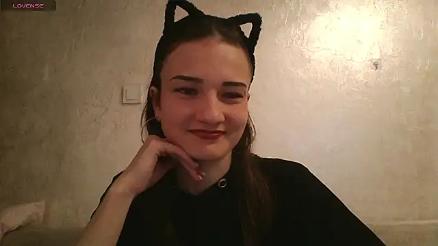 Snapshot of RoyalDessertt chatting on March 13, 2025, 7:31 am RoyalDessertt online show from March 13, 2025, 7:31 am