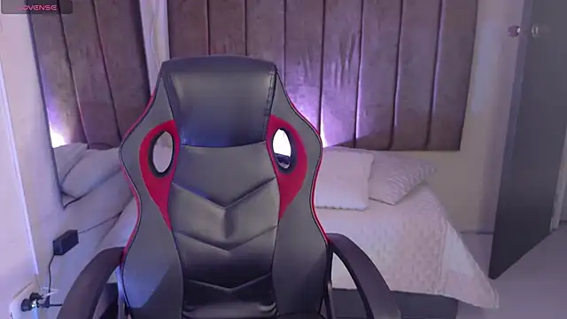 Alektra bryce online show from November 9, 2025, 7:40 pm