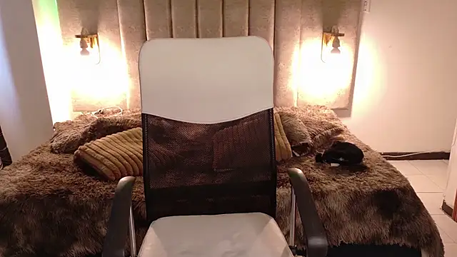 Alektra bryce online show from September 30, 2025, 7:42 pm